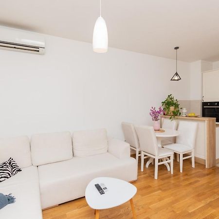Lux City Apartment With Parking Podgoriçe Dış mekan fotoğraf