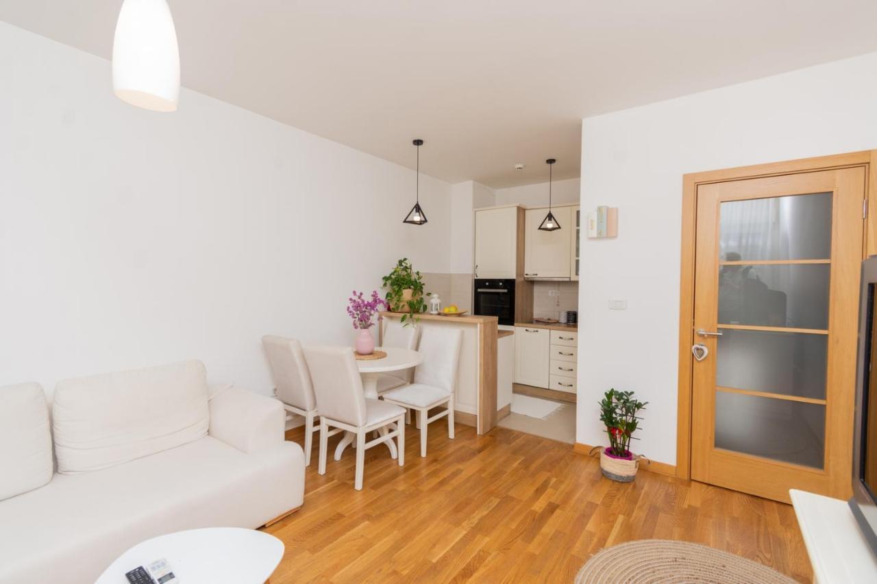 Lux City Apartment With Parking Podgoriçe Dış mekan fotoğraf