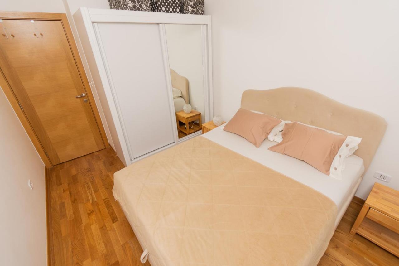 Lux City Apartment With Parking Podgoriçe Dış mekan fotoğraf