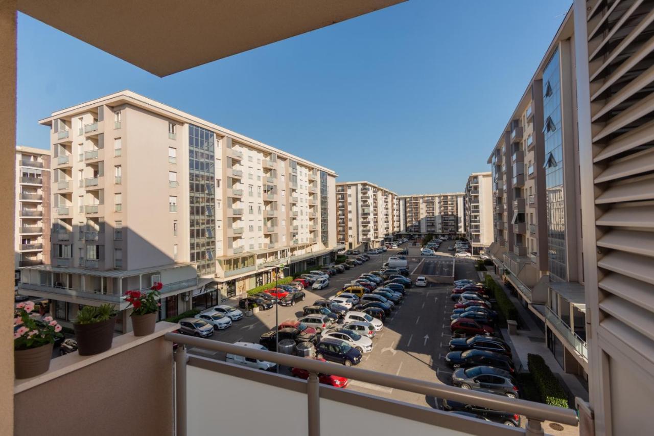 Lux City Apartment With Parking Podgoriçe Dış mekan fotoğraf